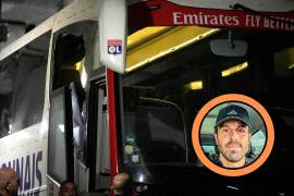 Así quedó el rostro del director técnico italiano, Fabio Grosso, tras la agresión al bus.
