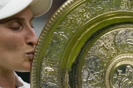 Marketa Vondrousova aseguró que celebraría ‘con cerveza’ el ansiado triunfo en Wimbledon, luego de llegar a la competencia como número 99 del Mundo.