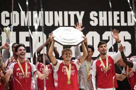 Arsenal levantó su Community Shield número 18 tras superar con autoridad al Manchester City en el Principality Stadium.