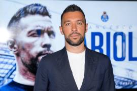 Francesco Farioli fue presentado oficialmente como nuevo entrenador del Porto este domingo.