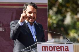 Andrés Manuel López Beltrán, secretario general de organización de Morena, durante el cierre de la gira nacional de asambleas informativas y de afiliación por parte del Comite Nacional de Morena, evento realizado en la Plaza de las Tres Culturas en Tlatelolco.