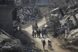 Palestinos regresan a las ruinas tras bombardeos israelíes en Beit Lahia, Franja de Gaza, el 29 de enero del 2025.