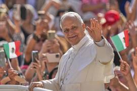 El papa León XIV llega a la plaza de San Pedro con motivo de la audiencia general semanal en el Vaticano, el miércoles 17 de septiembre de 2025.