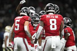 Los Falcons de Atlanta celebraron una victoria por 45-24 que les permitió colocarse con marca de 2-2 en la temporada.