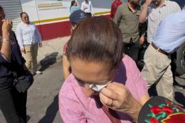 La presidenta de México, Claudia Sheinbaum, sufrió un incidente menor a su llegada al municipio de Ixtlán del Río, Nayarit, cuando accidentalmente le picaran el ojo.