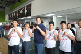 El alcalde Javier Díaz González durante el arranque del Torneo de Box “Auténticos Novatos”.