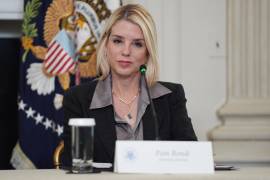La fiscal general Pam Bondi en una mesa redonda sobre cárteles criminales en el Comedor de Estado de la Casa Blanca en Washington.