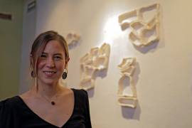 ‘Derivada. Reflejos con tierra’, Mariela Gutiérrez expone su trabajo con la cerámica