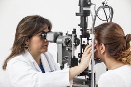 Para evitar daños irreversibles, lo aconsejable es que las personas acudan por lo menos una vez al año a consulta oftalmológica,