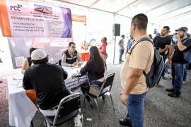 En Coahuila, más de 57 mil trabajadores reportaron al cierre de 2025 estar en búsqueda de un segundo empleo para reforzar sus ingresos.