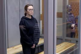 Tras un juicio secreto, un tribunal ruso declaró culpable a la periodista rusa-estadounidense Alsu Kurmasheva