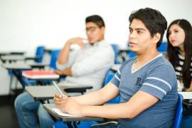 El Programa de Pase Directo de la UAdeC busca reconocer a los estudiantes con mejores promedios y resultados en la prueba Domina Bach, facilitando su ingreso a nivel profesional.