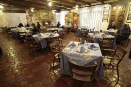 Cenas especiales, música en vivo y brindis forman parte de la oferta para despedir el año.