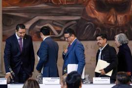 En cuatro meses y medio de funciones, los nueve ministros de la nueva Suprema Corte de Justicia de la Nación (SCJN) no han destacado por sus resoluciones; sin embargo, sí lo han hecho por el dispendio de más de 23.1 millones de pesos en la compra de camionetas blindadas, togas fifís y la ceremonia indígena con la que tomaron protesta.