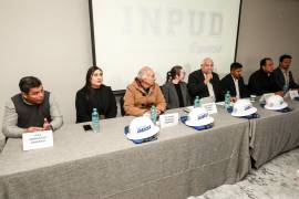 Autoridades universitarias y representantes de Grupo DAVISA durante la ceremonia de inicio de la 16ª generación del Programa INPUD de Educación Dual.