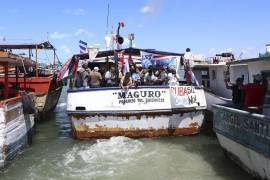 El barco ‘Maguro’ de la delegación mexicana del convoy Nuestra América zarpa con destino a Cuba, cargado de ayuda humanitaria.