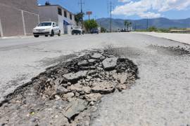 Lluvias ponen a prueba obras viales y reaparecen daños en Saltillo