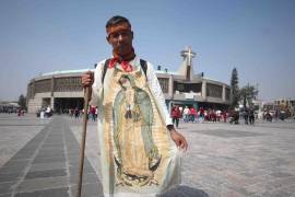Tradición. Algunos peregrinos viajan cientos de kilómetros caminando para visitar la Basílica de Guadalupe.