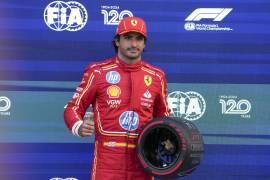 Carlos Sainz, por su parte, se destacó al conseguir la Pole Position con un tiempo impresionante.