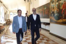 Javier Díaz González, alcalde electo de Saltillo, se reunió con el exalcalde Treviño para discutir iniciativas de colaboración entre municipios.