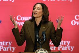 La candidata demócrata a la presidencia, la vicepresidenta Kamala Harris, habla durante un acto de campaña, el viernes 11 de octubre de 2024, en el club de golf Grayhawk en Scottsdale, Arizona.