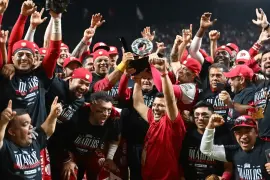 Los Diablos Rojos del México vencieron 12-6 a los Piratas de Campeche en el Juego 6 de la Serie de Campeonato 2025, asegurando su pase a la Serie del Rey.