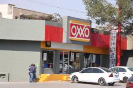 El monto mínimo de transacción a realizar en Oxxo es de $100 pesos y se podrán retirar hasta $3,000 pesos en cada transacción, con límite diario de 9 mil 900 pesos.