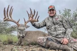 La temporada de caza de venado cola blanca 2025-2026 cerró con buenos resultados en ranchos cinegéticos de Coahuila, donde se cobraron ejemplares de alta calidad.