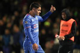 Gabriel Fernández fue expulsado en la recta final del duelo entre Juárez y Cruz Azul tras un intercambio verbal con el cuerpo arbitral.