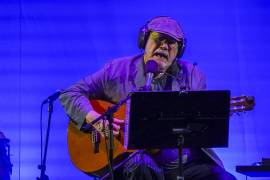 El cantautor cubano Silvio Rodríguez durante un concierto gratuito en el Zócalo de la Ciudad de México.