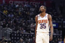 Kevin Durant de los Suns de Phoenix realizó un total de 31 puntos en el partido contra los Clippers de Los Ángeles.
