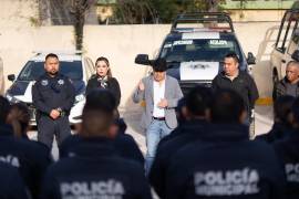 En el evento se entregaron uniformes y reconocimientos a dos destacados elementos. FOTO: CORTESÍA