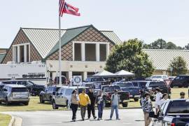 Tras el incidente, agentes del FBI también acudieron a la escuela secundaria Apalechee.