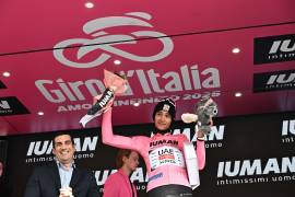 Isaac del Toro continúa liderando no solo las últimas etapas, sino toda la competencia, valiéndole continuar con el “suéter” rosado.