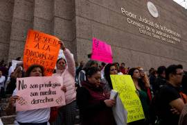 La protesta se centra en la intención de implementar la elección por voto popular de jueces, magistrados y ministros.