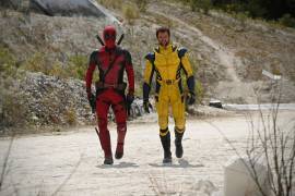 El vistazo compartido por Ryan a través de una imagen tras la filmación, se mostró como lucirían ambos personajes y lo que más enloqueció a los fanáticos fue el traje que usará ‘Logan’ en esta nueva aventura.
