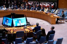 Dario Amodei, CEO de Anthropic, interviene por videoconferencia en una reunión del Consejo de Seguridad sobre IA en el marco del 81.º periodo de sesiones de la Asamblea General de las Naciones Unidas.