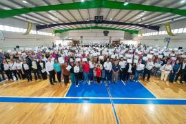 Durante la ceremonia de graduación, autoridades del ICATEC, la Brigada #56 y del DIF Saltillo destacaron la importancia de los talleres como herramienta de empoderamiento comunitario.