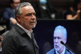 El legislador llamó fortalecer a los mecanismos de supervisión sobre ductos, aduanas, transporte y puntos de venta de combustibles.