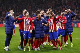 Los jugadores del Atlético de Madrid celebran la victoria tras el partido de Octavos de Final de la Copa del Rey vs Real Madrid.