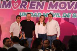 El acto y conductor de Televisa, Raúl Araiza y el periodista Francisco Zea, reconocieron el impacto positivo del programa ‘Amor en Movimiento’.