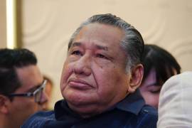 El abogado de las familias de los estudiantes sostiene, en contraste, que el funcionario fue removido.