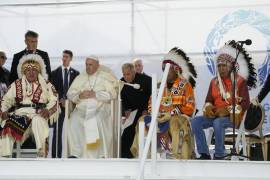 El Papa Francisco se reúne con comunidades indígenas, incluidas las Primeras Naciones, Metis e Inuit, en la Iglesia Católica Our Lady of Seven Sorrows en Maskwacis, cerca de Edmonton, Canadá.