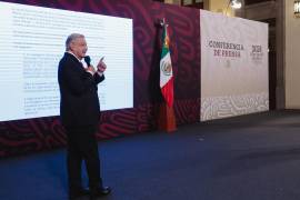 El presidente López Obrador difundió el número de teléfono de la periodita estadounidense | Foto: Especial
