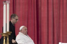 El Papa Francisco celebra una misa por el Jubileo de las Fuerzas Armadas en la plaza de San Pedro. El Pontífice fue hospitalizado para tratar una bronquitis que padece desde hace una semana