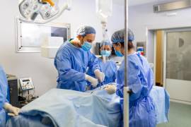 La iniciativa plantea obligar a hospitales privados a transparentar costos y garantizar la cobertura de servicios médicos a pacientes asegurados.