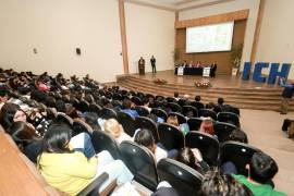 Autoridades universitarias y estatales encabezaron la inauguración del Tercer Simposio en el aula magna “José María Fraustro Siller”.