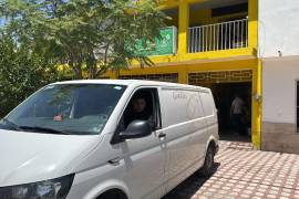 Traslado. El cuerpo fue retirado del centro de rehabilitación por personal forense para las diligencias correspondientes.