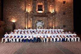 Participaron jugadores, cuerpo técnico y directivos del equipo.