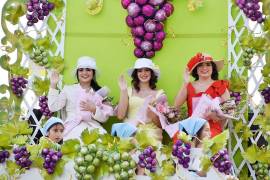 La tradicional llegada de la Reina marcó el inicio oficial de la Feria de la Uva 2026 en Cuatro Ciénegas.